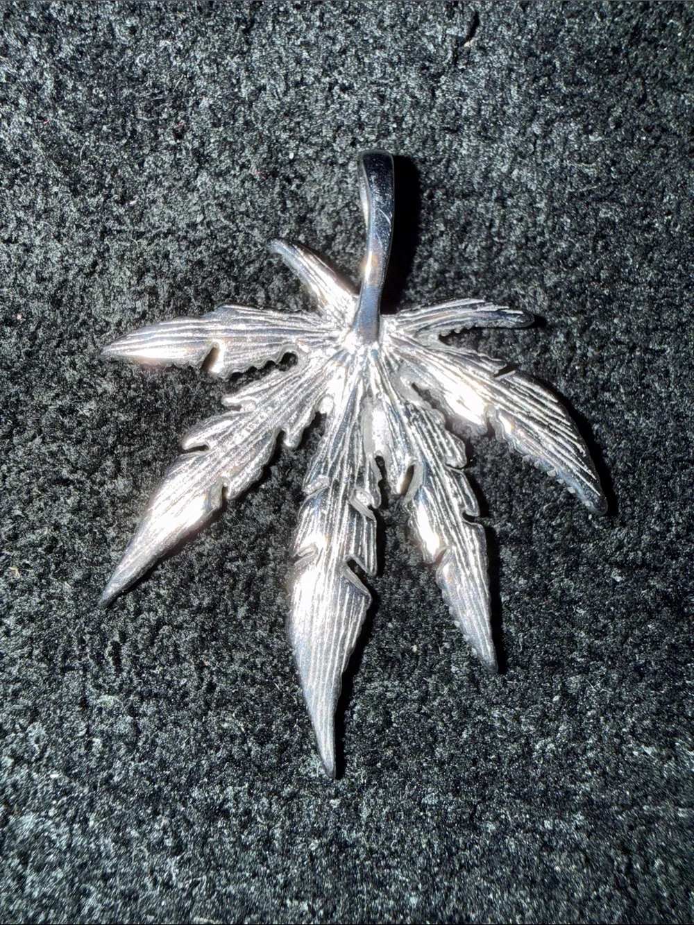 Men's Silver Leaf Pendant Necklace - Sleek Silver Finish